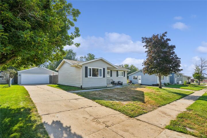 Property Photo: 2985 4th Street IA 52302