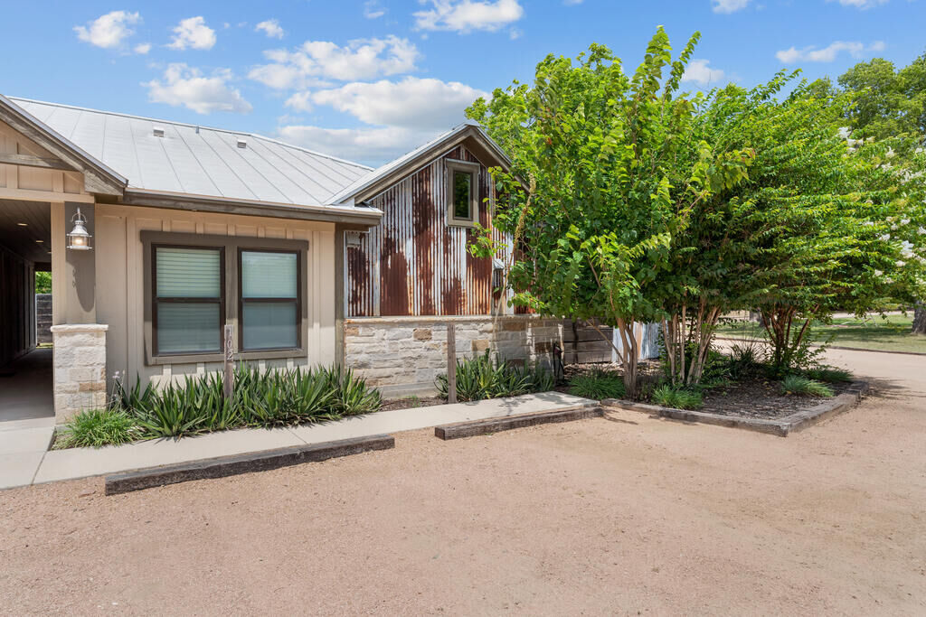 Property Photo:  807 Highway St 101  TX 78624 