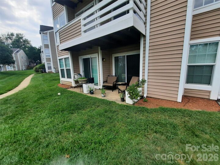 Property Photo:  9621 Vinca Circle  NC 28213 
