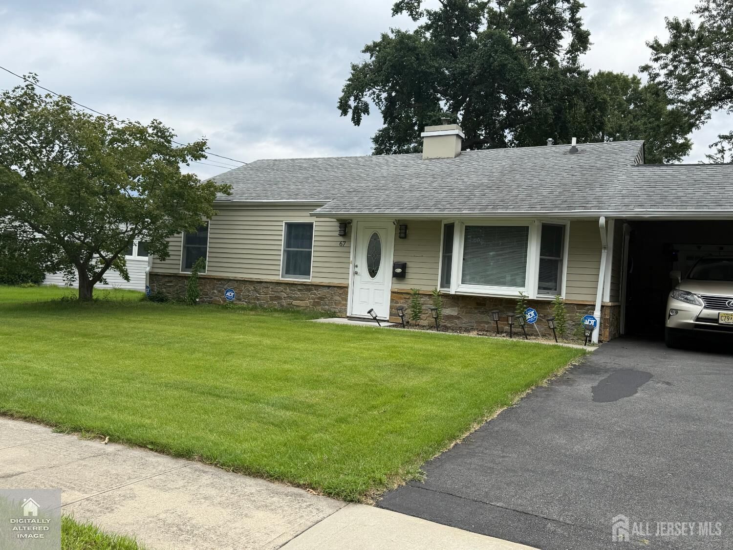 Property Photo:  67 Winthrop Road  NJ 08817 