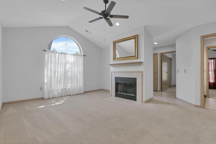 Property Photo:  5800 Locbury Lane  OH 43016 
