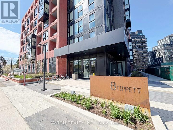 Property Photo: 8 Tippett Road 1016 ON M3H 0E7