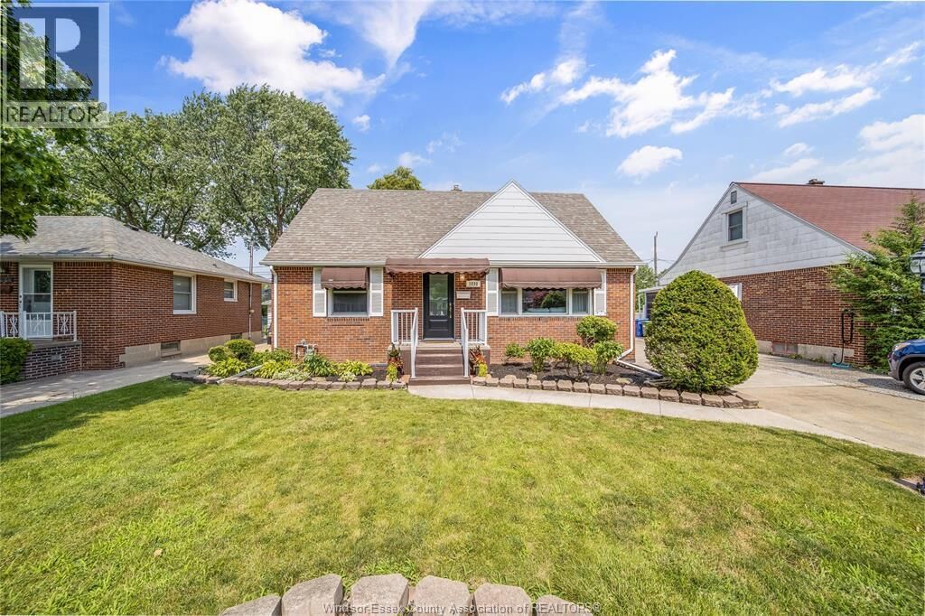 Property Photo: 1030 Isabelle Place ON N8S 3B2