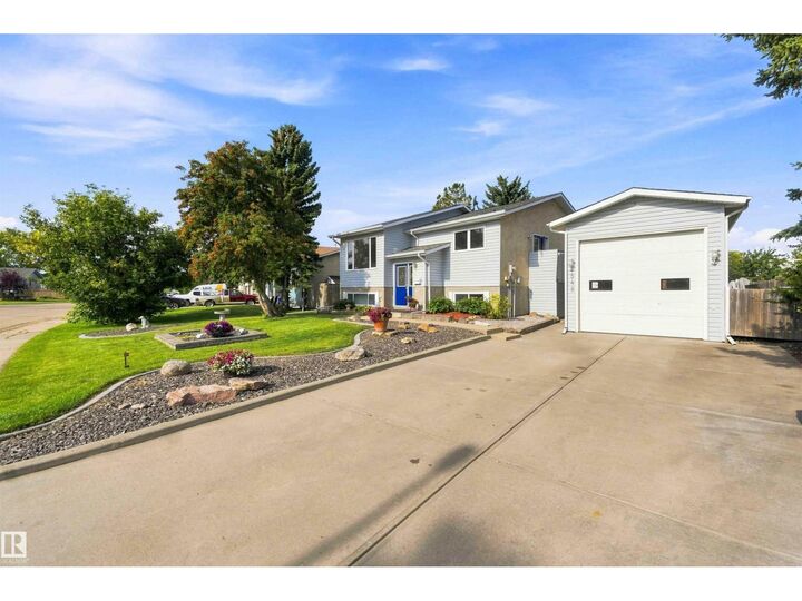 Property Photo: 548 Sunnydale Rd AB T8R 1B8