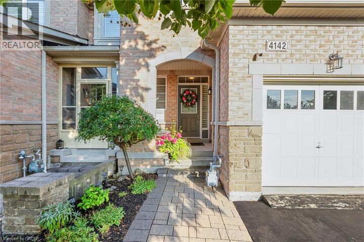 Property Photo:  4142 Judson Common  ON L7M 0G4 