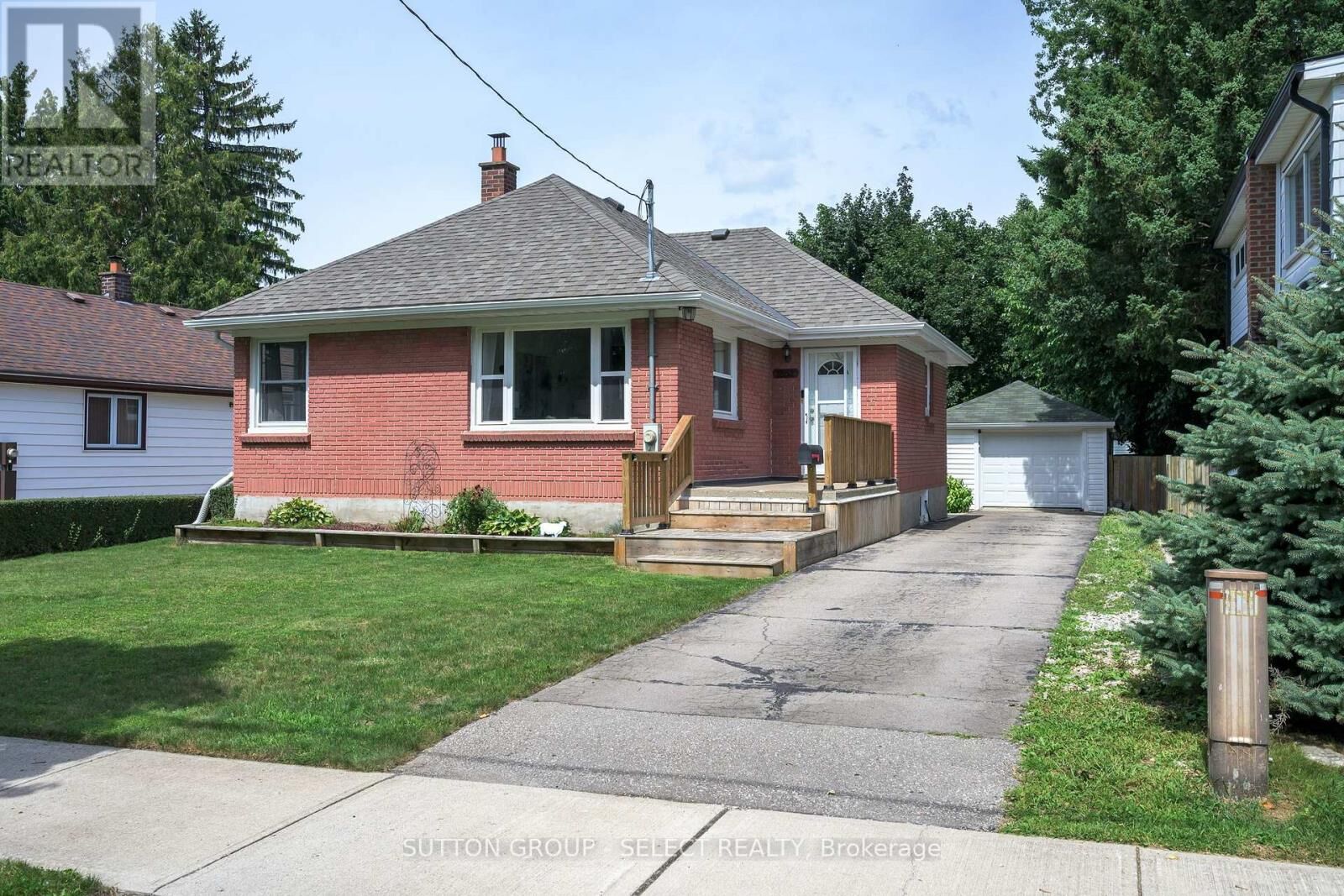 Property Photo:  1852 Avalon Street  ON N5W 3G8 