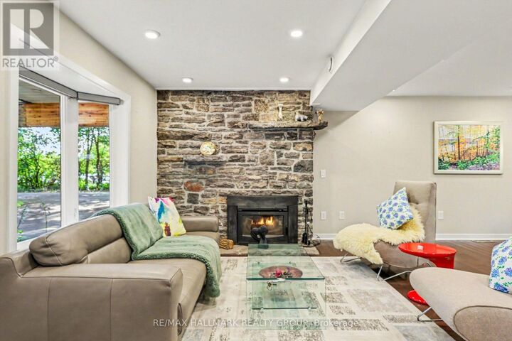 Property Photo:  20 Fairhaven Way  ON K1K 0R3 