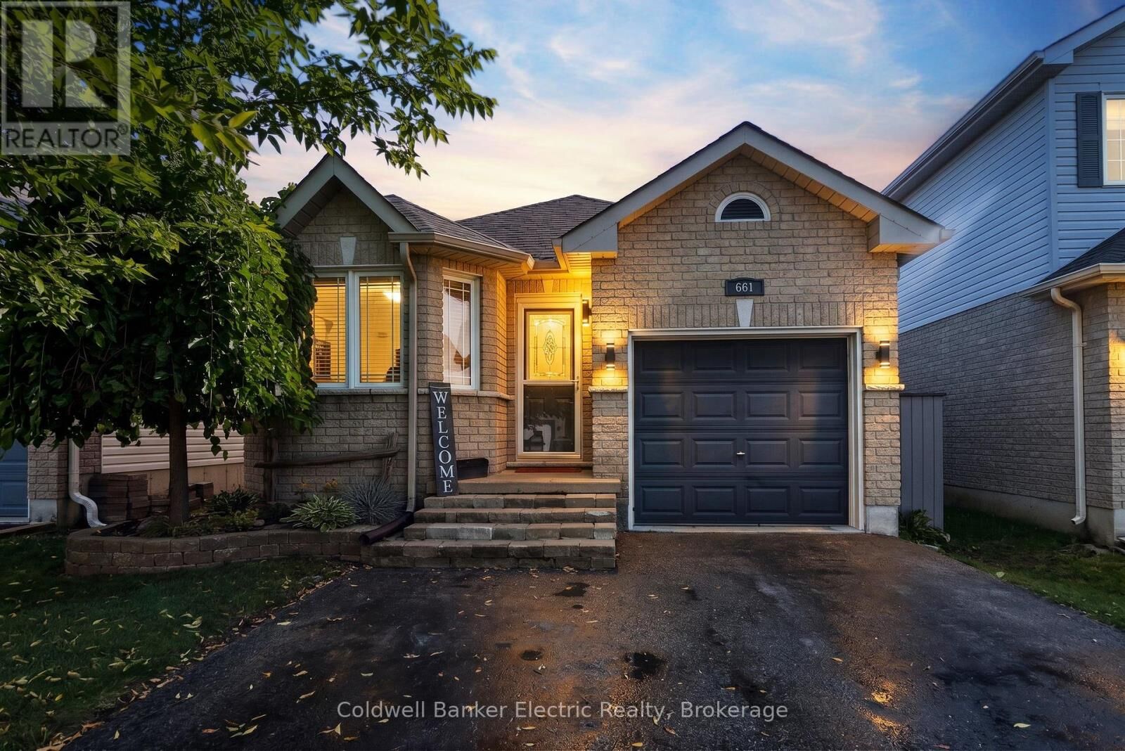 Property Photo:  661 Clancy Crescent  ON K9K 2S3 