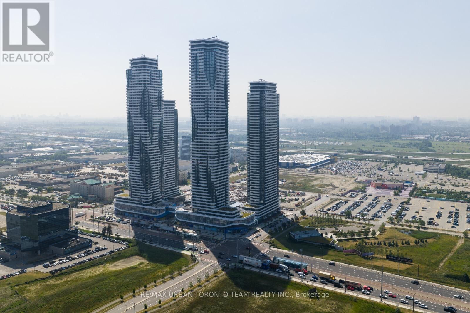 Property Photo: 225 Commerce Street 6512 ON L4K 0R1