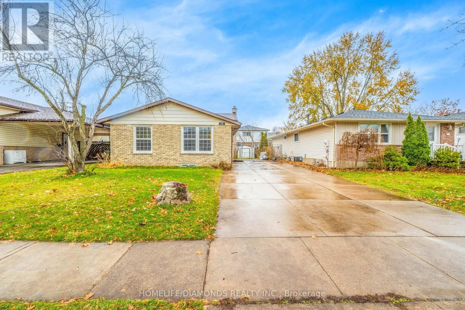 Property Photo: 15 Keefer Road ON L2V 4M6