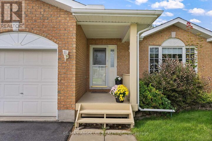 Property Photo:  1 River Ridge Crescent  ON K7S 3W1 