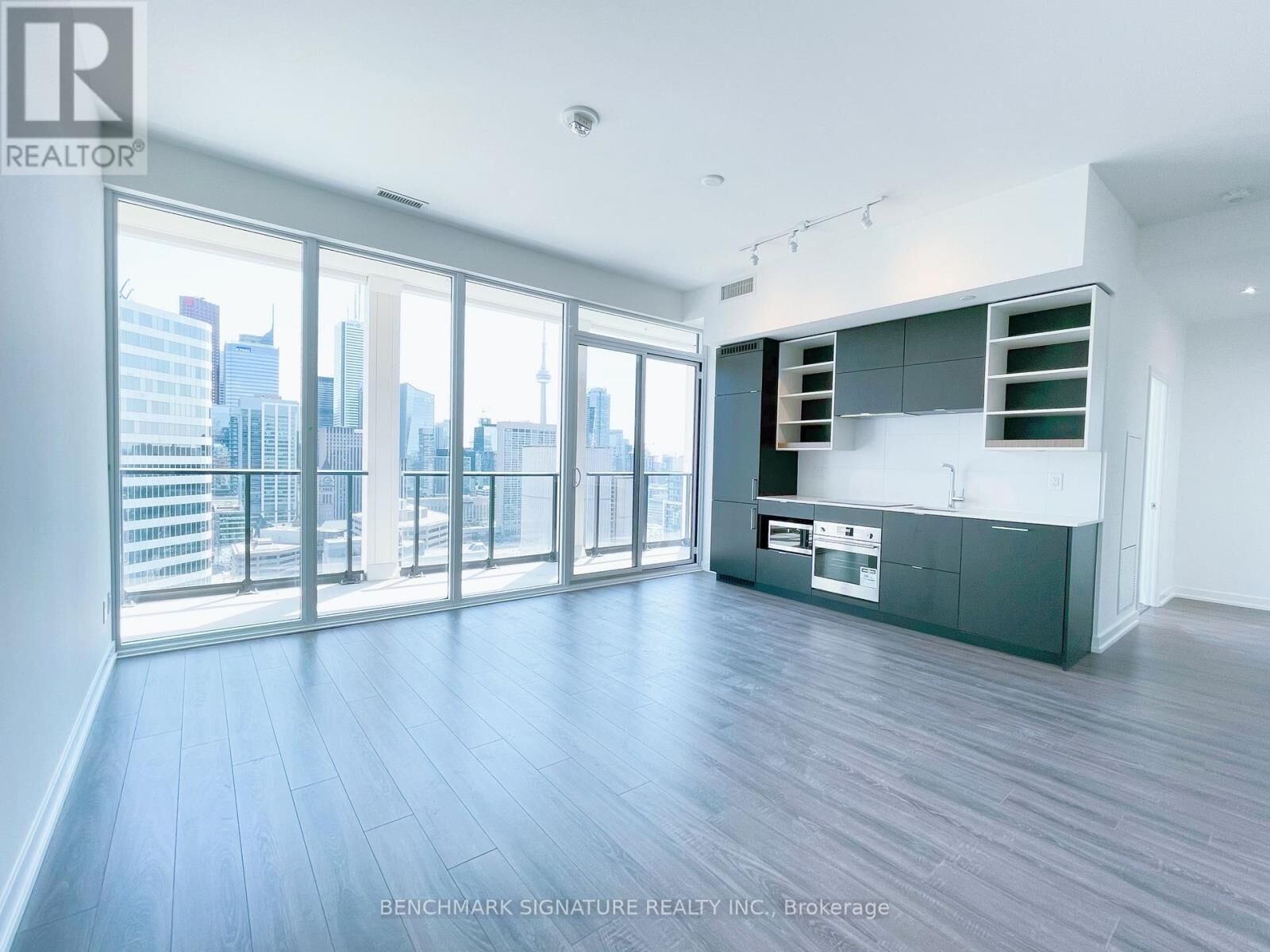 Property Photo: 20 Edward Street 2710 ON M5G 1C9