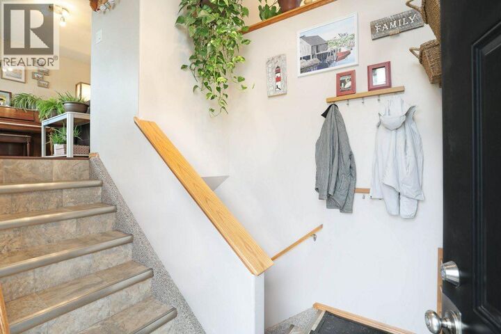 Property Photo:  447 Emerson Avenue East  AB T0J 0Z0 