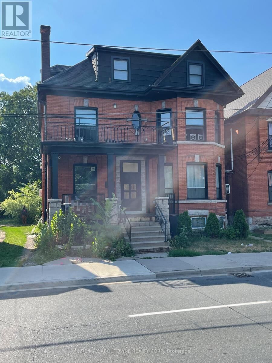 Property Photo: 66 Wellington Street South 101 ON L8N 2R1