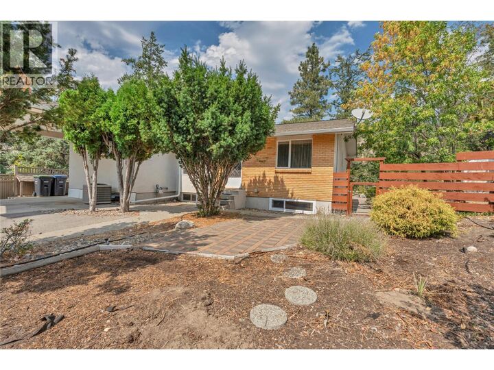 Property Photo:  158 Glen Place Other  BC V2A 6T4 