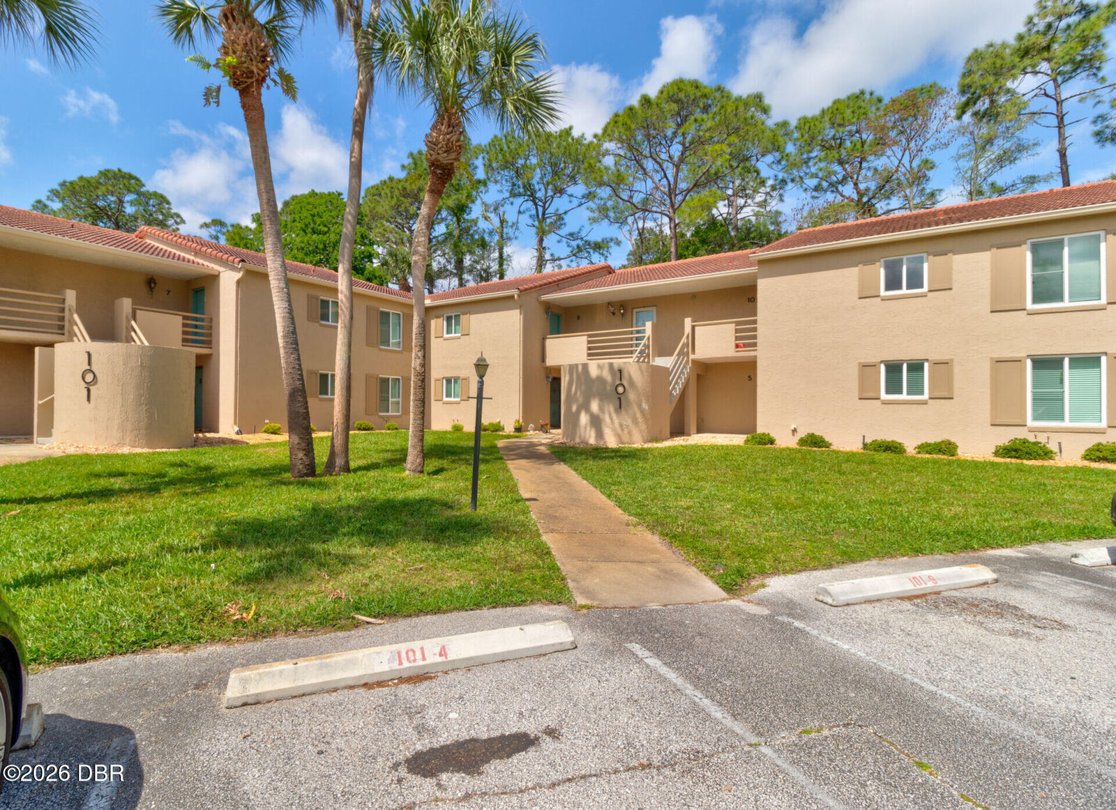 Property Photo: 101 Bob White Court 101J FL 32119