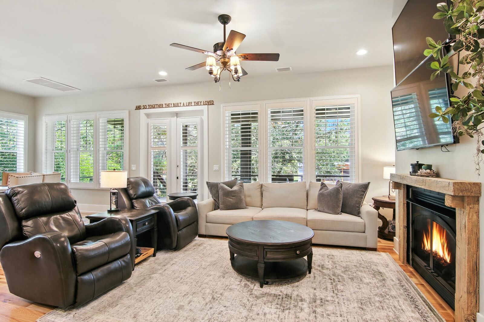 Property Photo: 400 Pitts Bayshore Drive FL 32439