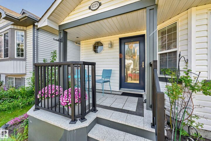 Property Photo:  1223 Gillespie Crescent NW  AB T5T 6M6 