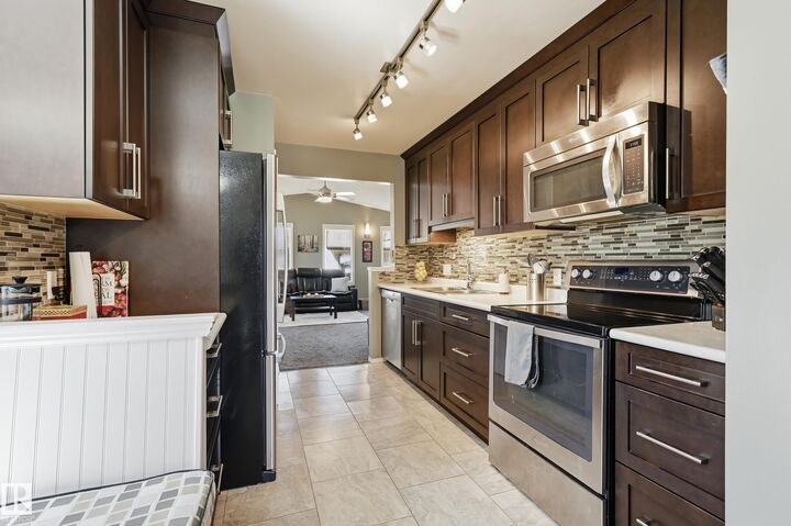 Property Photo:  10552 45 Street NW  AB T6A 1X5 