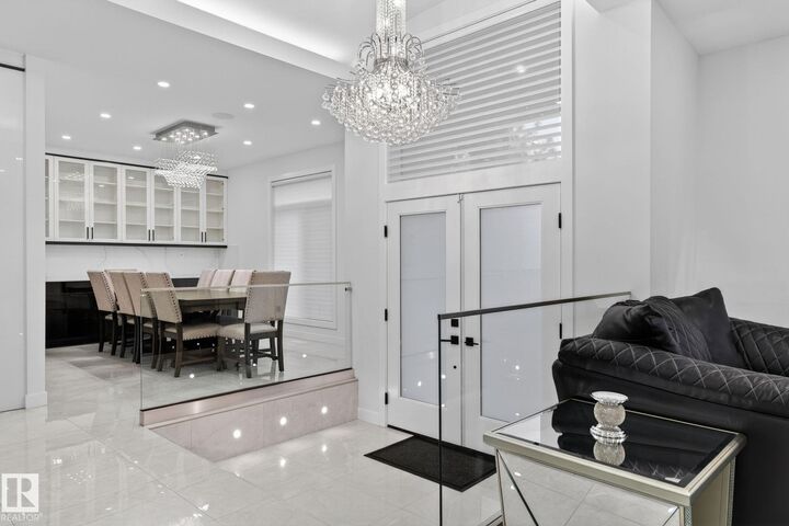 Property Photo:  7304 164 Avenue NW  AB T5Z 3Y3 