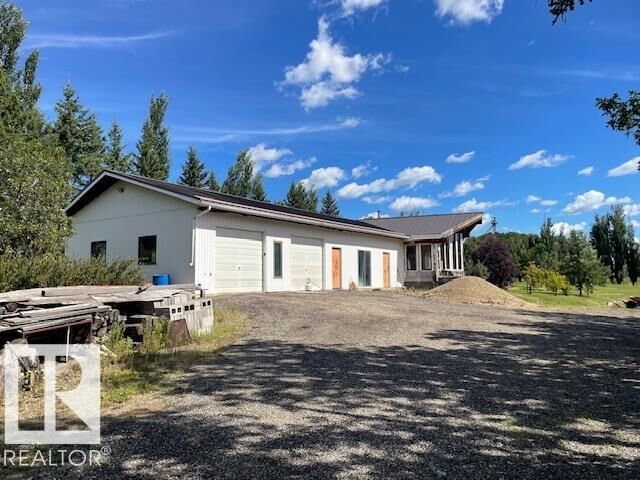 Property Photo:  50416 Rge Rd 245 60  AB T4X 0P5 