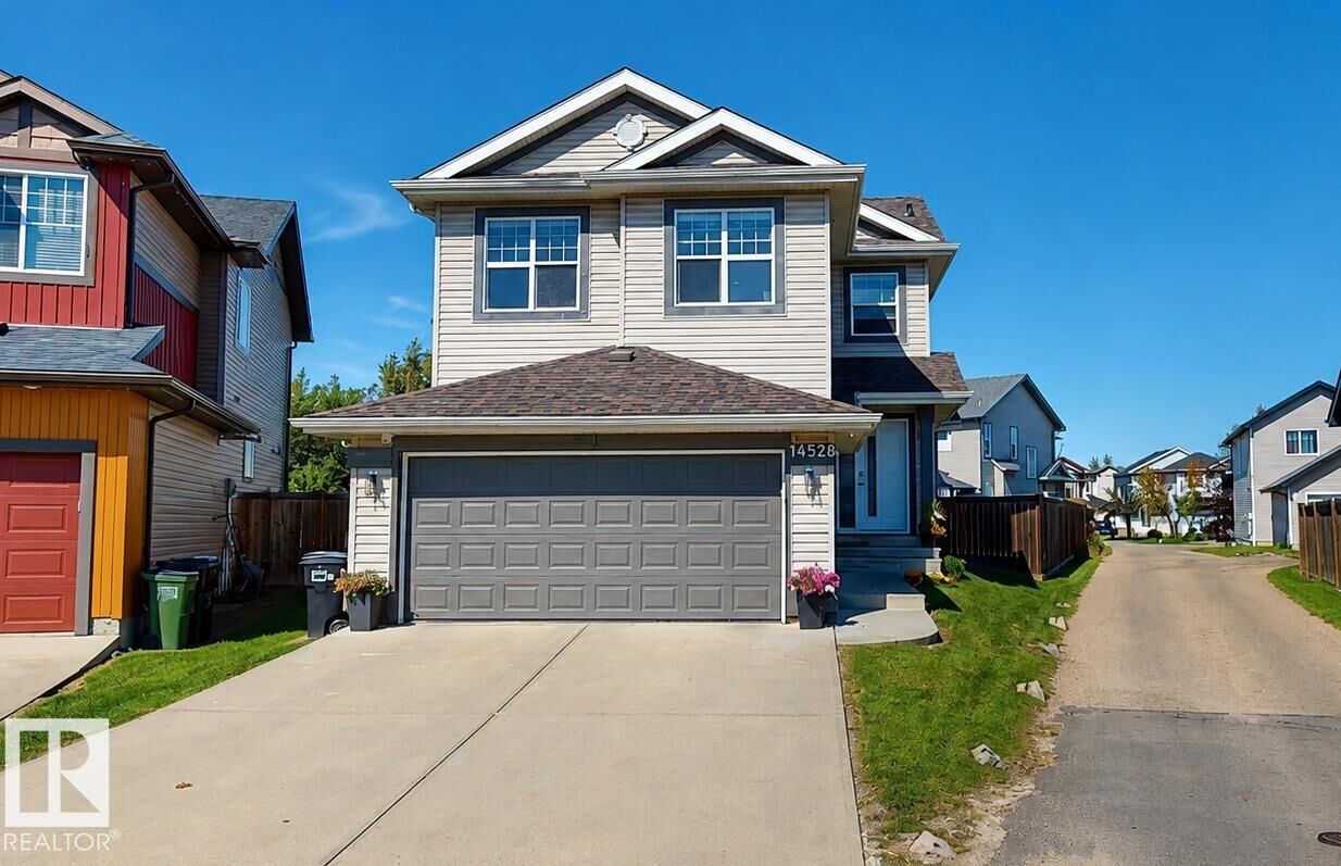 Property Photo:  14528 141 Street NW  AB T6V 1Y1 
