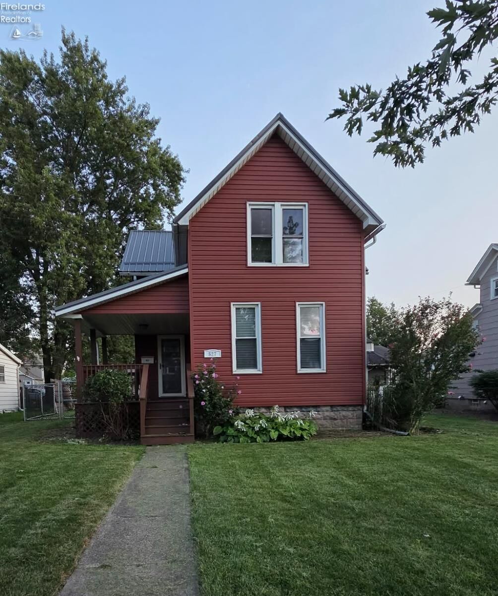 Property Photo:  527 Woodland Avenue  OH 44890 