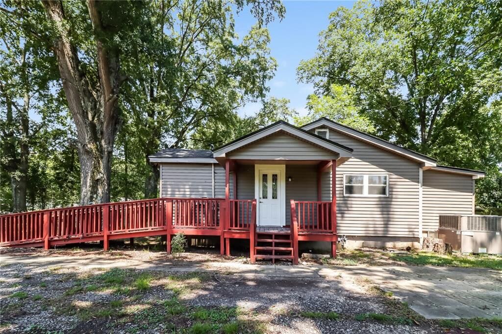 Property Photo:  2430 US-41 N  GA 30701 