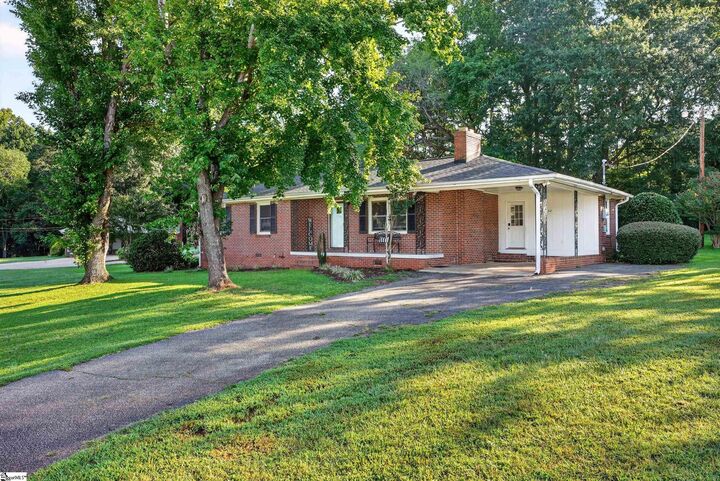Property Photo: 136 James Avenue SC 29385