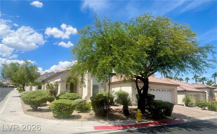 Property Photo: 2121 Stone Croft Street NV 89134