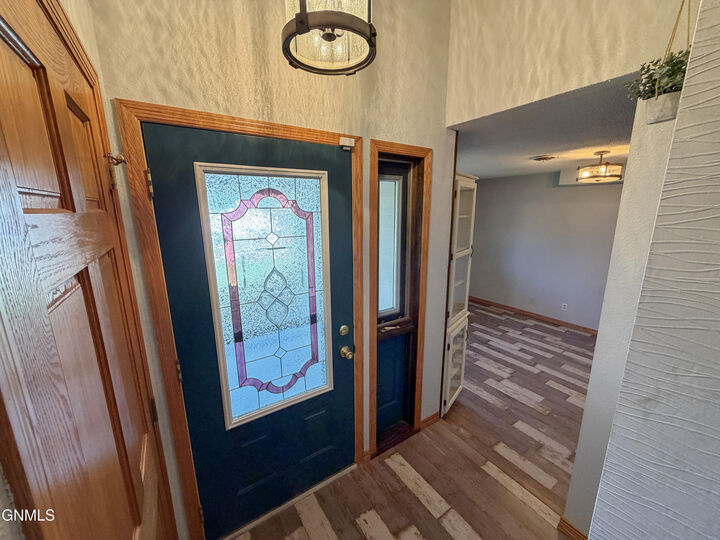 Property Photo:  417 7th Street NW  ND 58523 