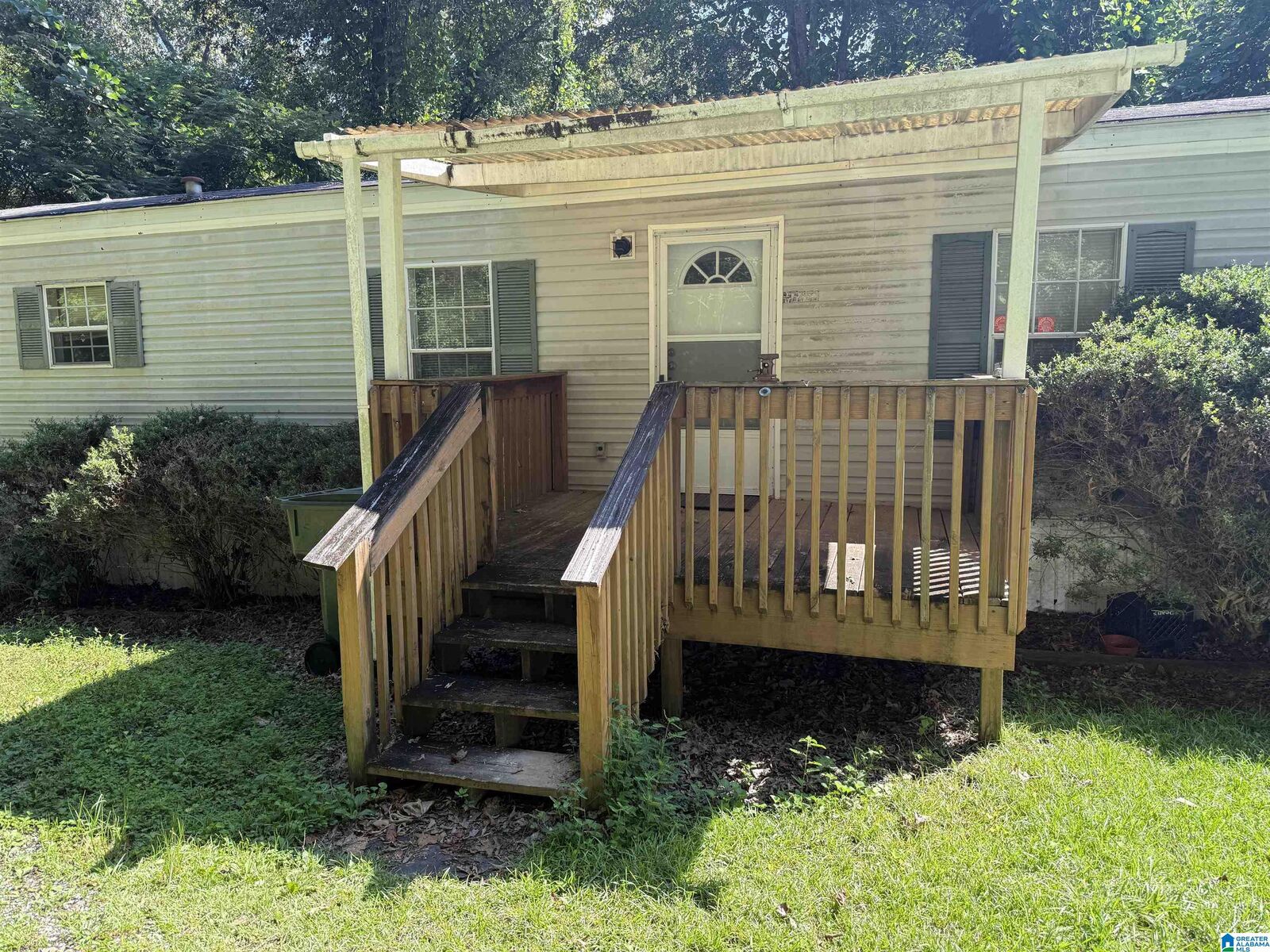 Property Photo:  647 Dearmanville Drive  AL 36207 
