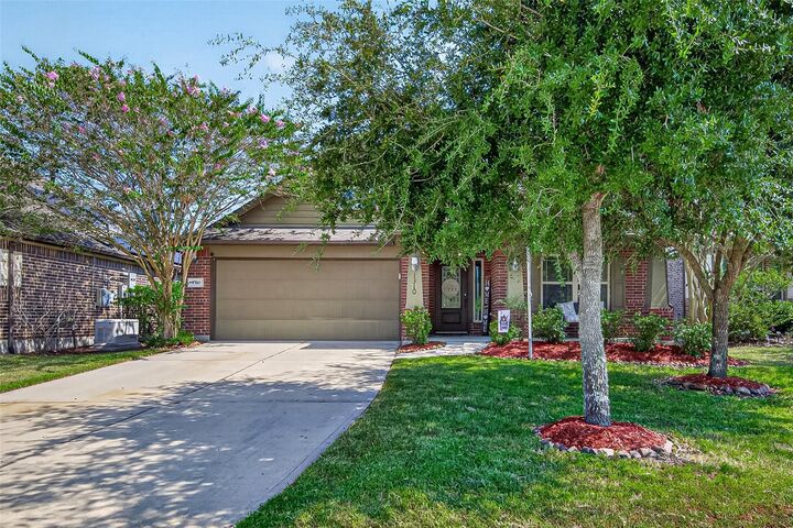 Property Photo:  1310 Tee Time Court  TX 77532 