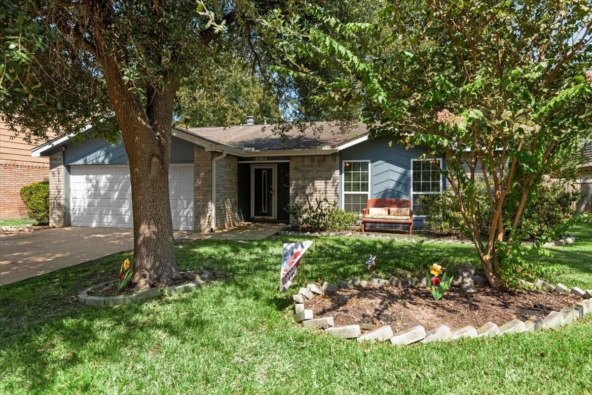Property Photo: 18906 Sandia Pines Drive TX 77346
