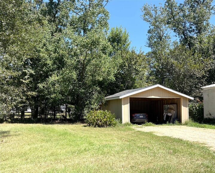 Property Photo: 43 County Road 4284 TX 77535
