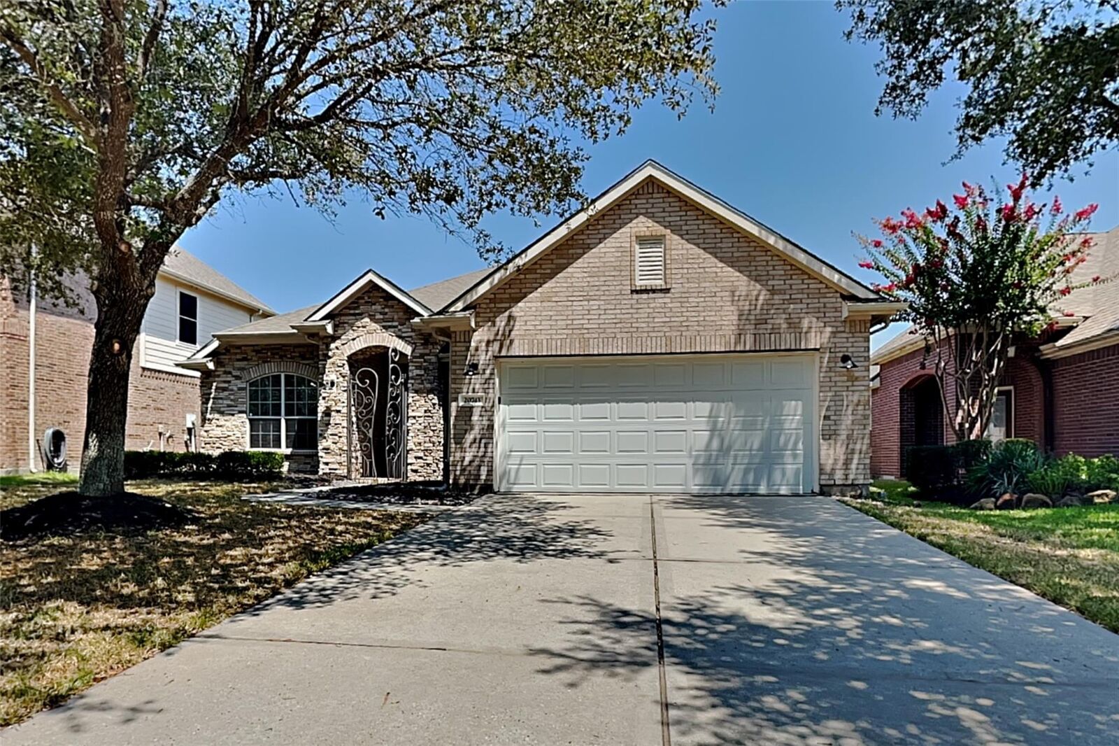 Property Photo:  20743 Oakhurst Park Drive  TX 77365 