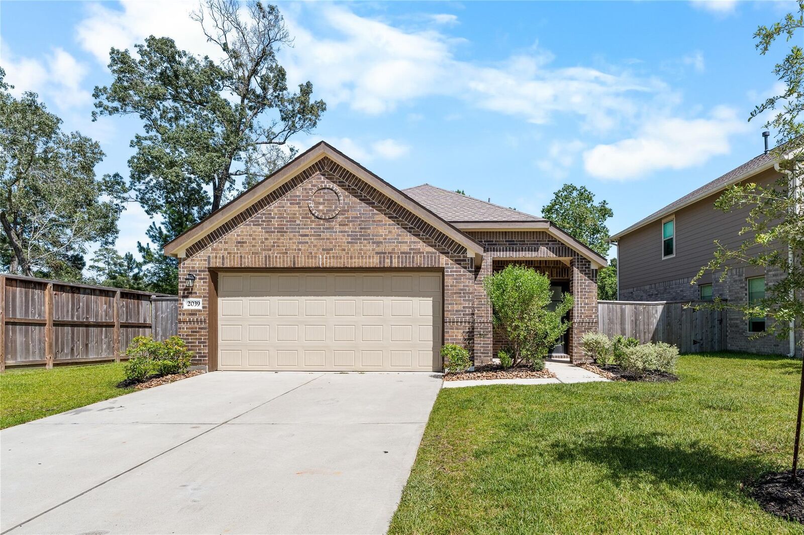 Property Photo:  2039 Barrett Gables Drive  TX 77532 