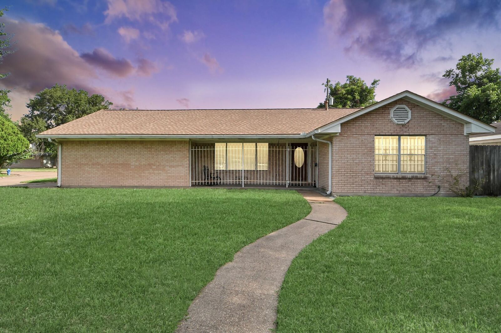 Property Photo: 138 W Wellington Street TX 77076