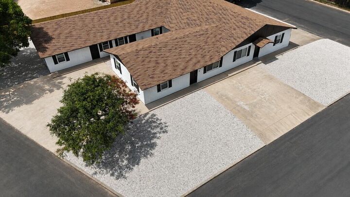 Property Photo:  1402 N Adams St.  TX 78624 