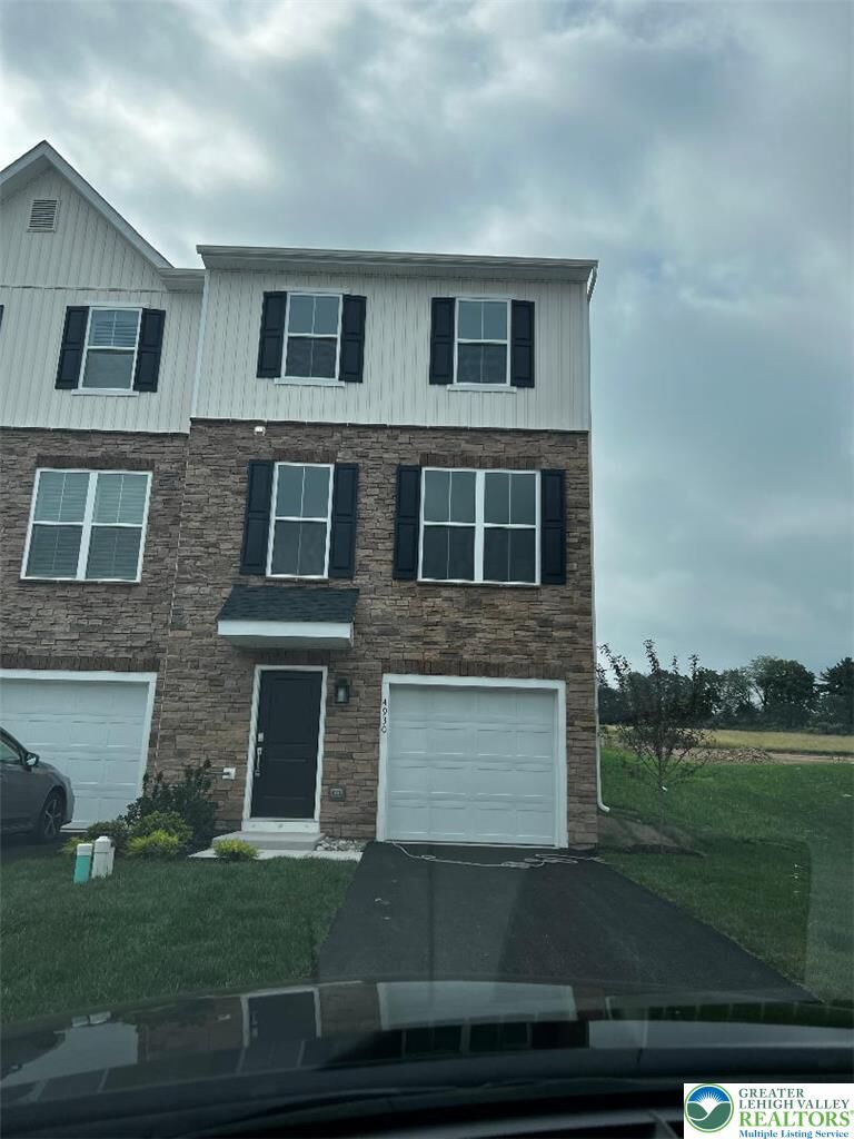 Property Photo: 4930 Brookside Court PA 18036