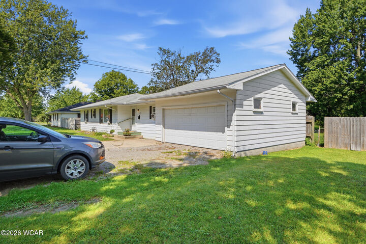 Property Photo:  426 W Montford Avenue  OH 45810 