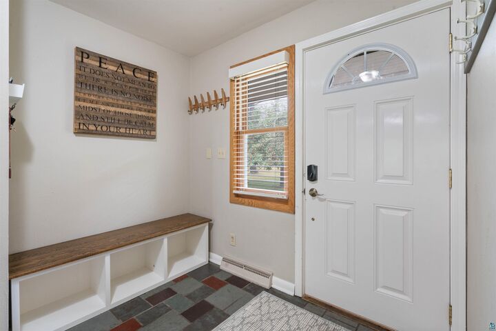 Property Photo: 620 W Arrowhead Rd MN 55811
