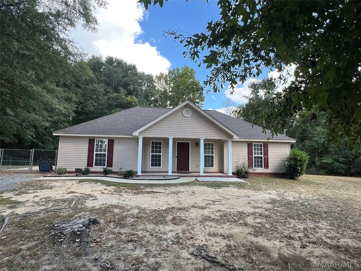 Property Photo: 606 Powell Loop AL 36092