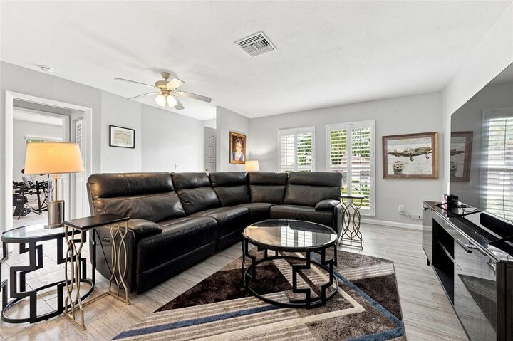 Property Photo: 28 Wall Terrace FL 33708