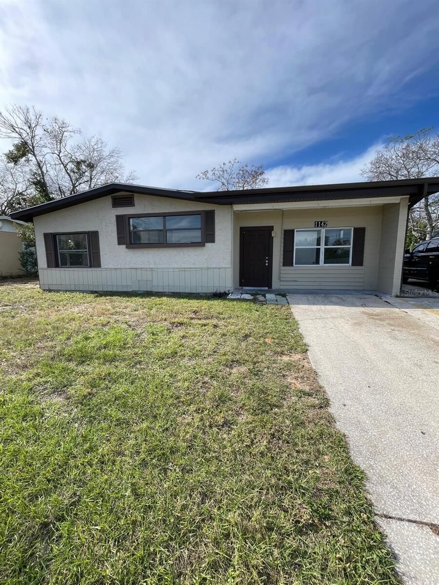 Property Photo:  1142 Berkshire Road  FL 32117 