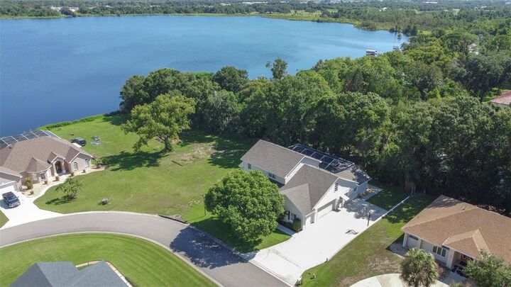 Property Photo:  1016 S Lake Mariam Drive  FL 33884 