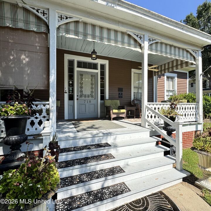 Property Photo: 718 N Union Street MS 39120