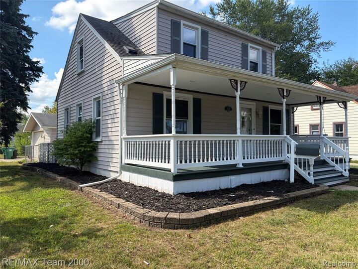Property Photo: 32609 Donnelly Street MI 48135 1256