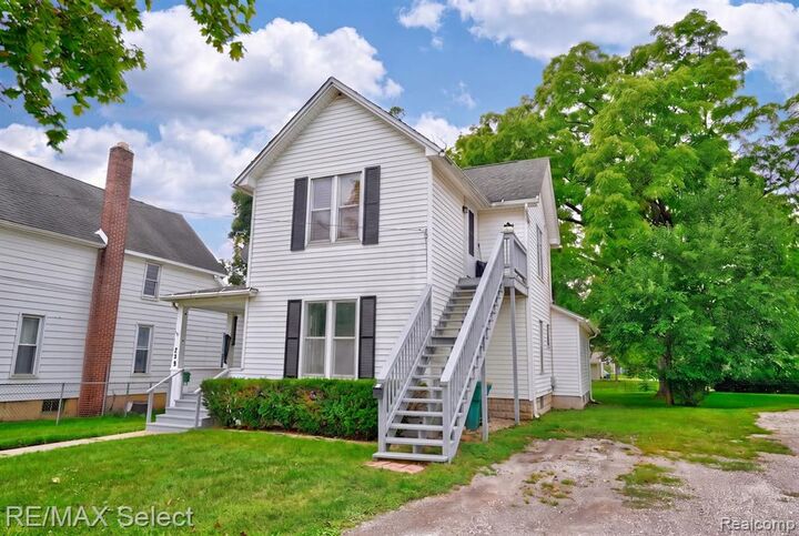 Property Photo:  209 N Cherry Street  MI 48433 1603 