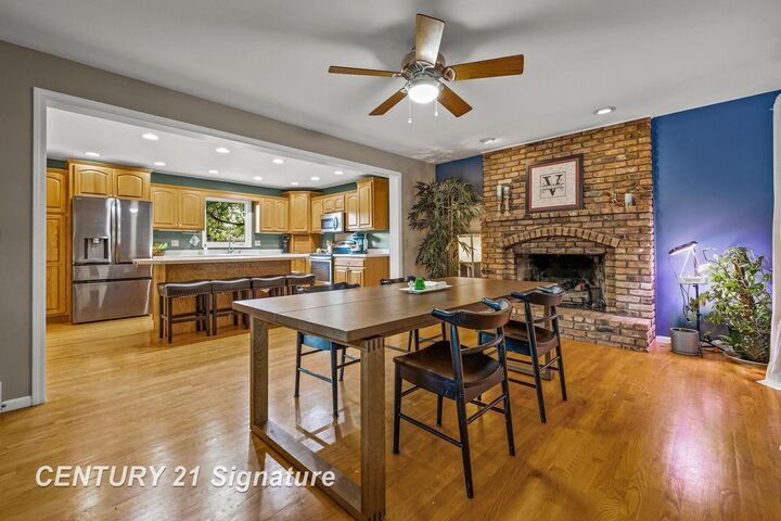 Property Photo:  2870 E Nottingham Drive  MI 48603 